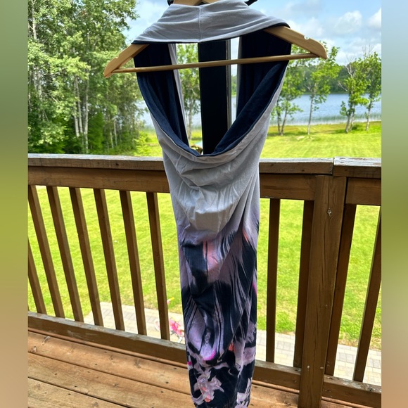 Lululemon, open back dress, size medium - Picture 6 of 6